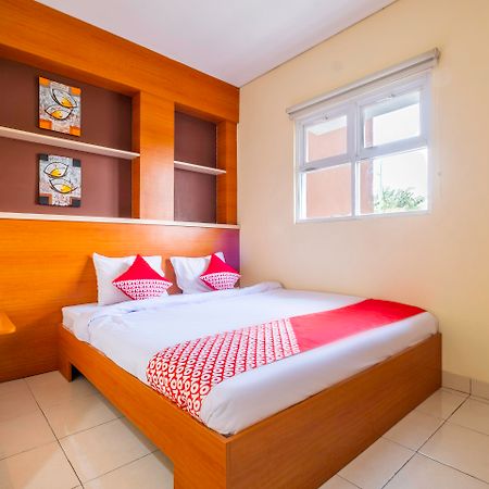 Oyo 2947 Cluster Harris Home Stay & Kos Cimindi Luaran gambar